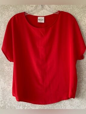 Bentley Classic Red Short-Sleeve Scoop Neck Blouse Large Flowy
